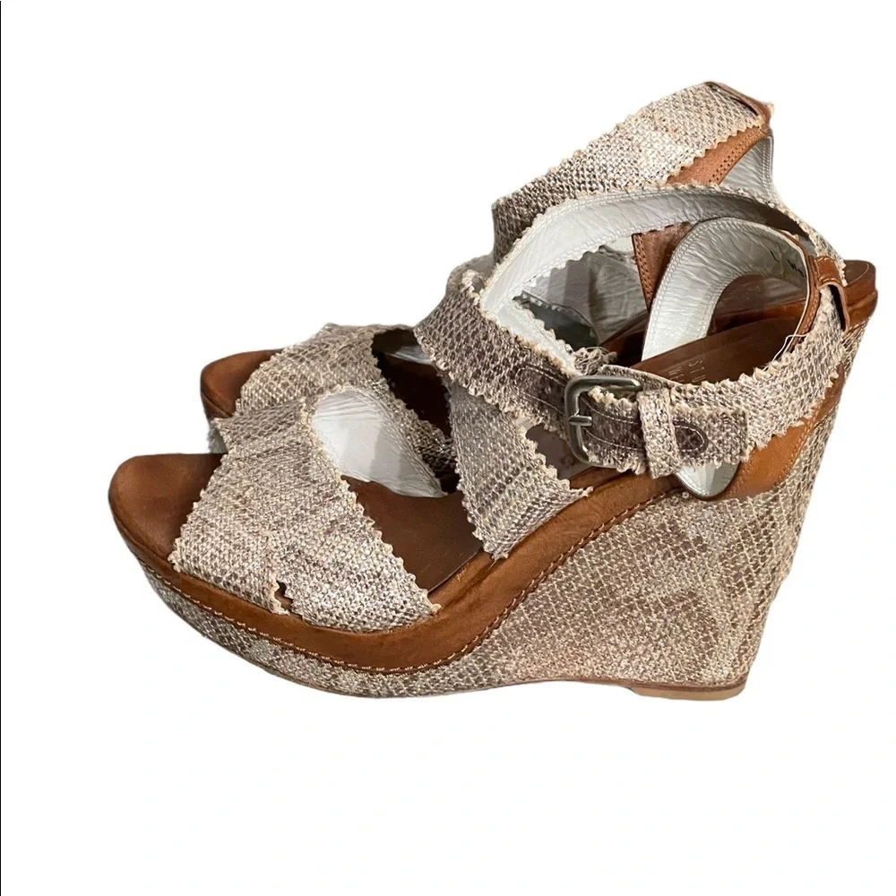 Stuart Weitzman platform tan/brown wedges size 10M